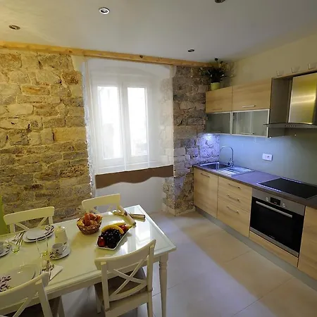 德斯德拉塔一室公寓 *